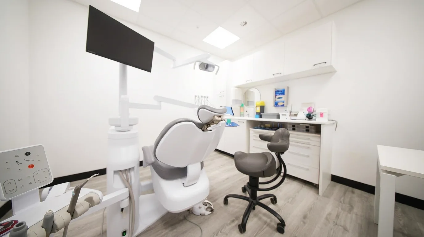 Salle de soins du cabinet White & Care à Anderlecht pour le détartrage et le surfaçage